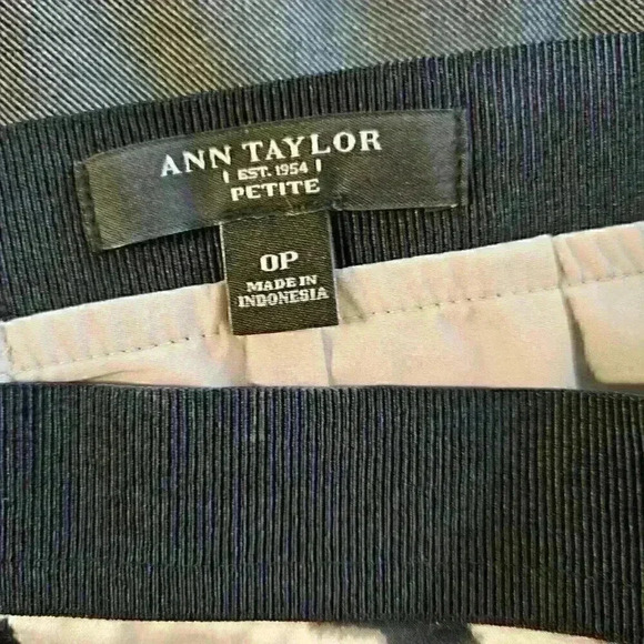 Ann Taylor Petites Size 0P Satin Leopard Print Pencil Skirt - Picture 2 of 3